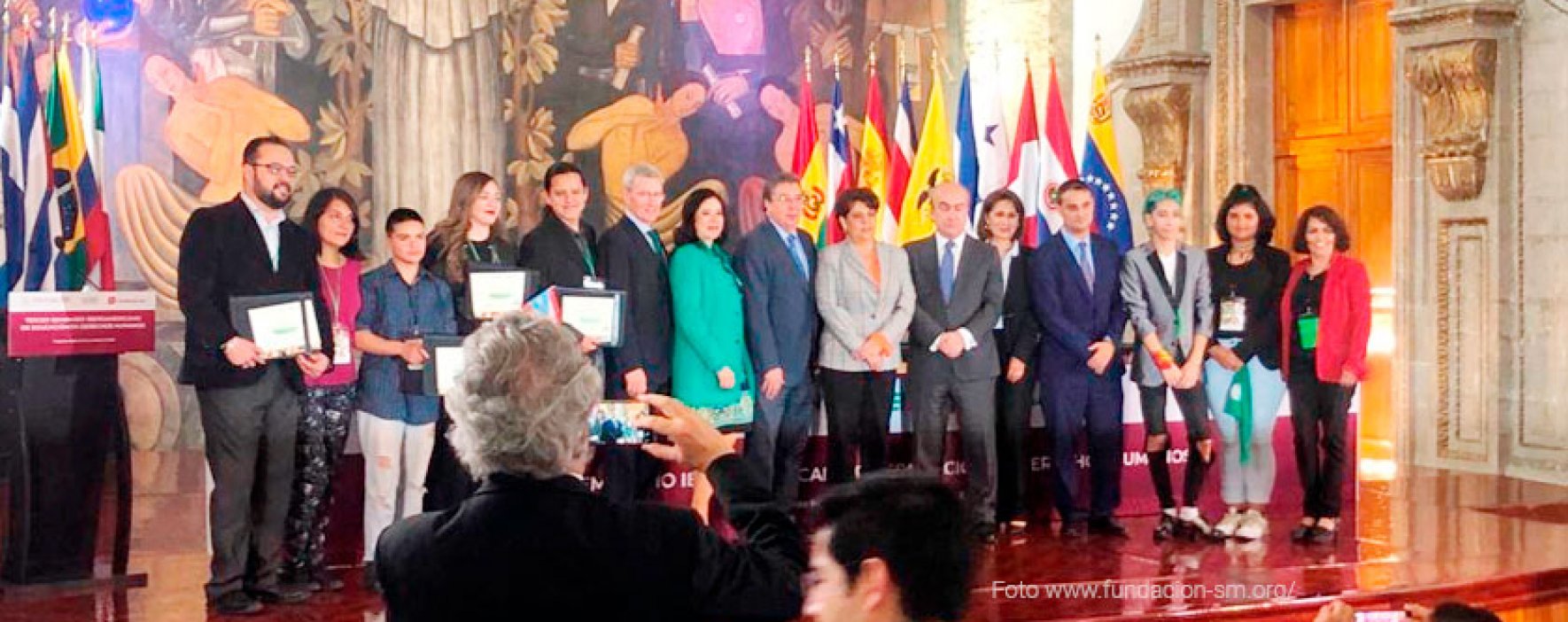 ¿Quiénes son los ganadores del III Premio Iberoamericano de Educación en Derechos Humanos?