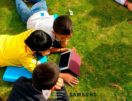 Aula nómada de Samsung en Compartir Suba