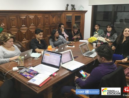 Todos por la Educación con los voluntarios en Bogotá 