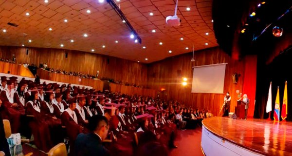 118 bachilleres graduados de la I.E. Compartir Suba