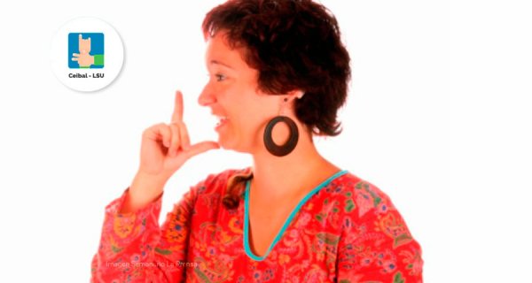 Aplicación que enseña lengua de señas