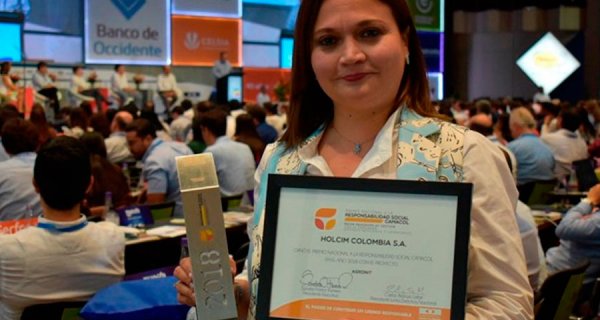 Holcim Colombia ganador en el Premio Nacional a la Responsabilidad Social Camacol