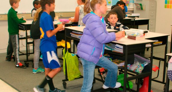 ¿Le gustaría que las escuelas tuvieran escritorios de pie?