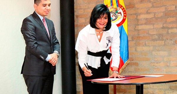 María Cristina Londoño, nueva presidenta del Fondo Nacional del Ahorro