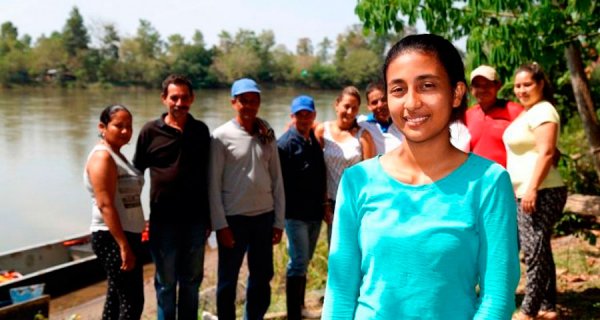 Santandereana es destacada por su labor con pescadores