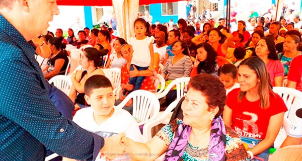 Trabajadores del campo e indígenas del Cauca son nuevos propietarios de casas gratis