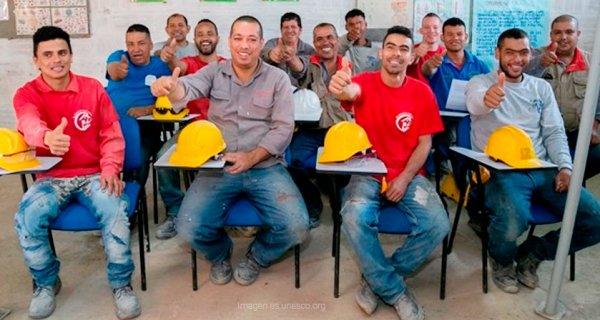  Unesco premia programa ‘Obras Escuela’ de Camacol por modelo flexible de alfabetización